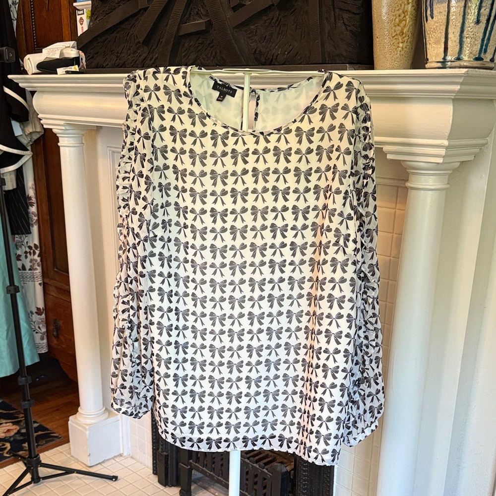 Talbots Black and‎ White Bow Print Top w/ ruffled balloon sleeves. Worn twice